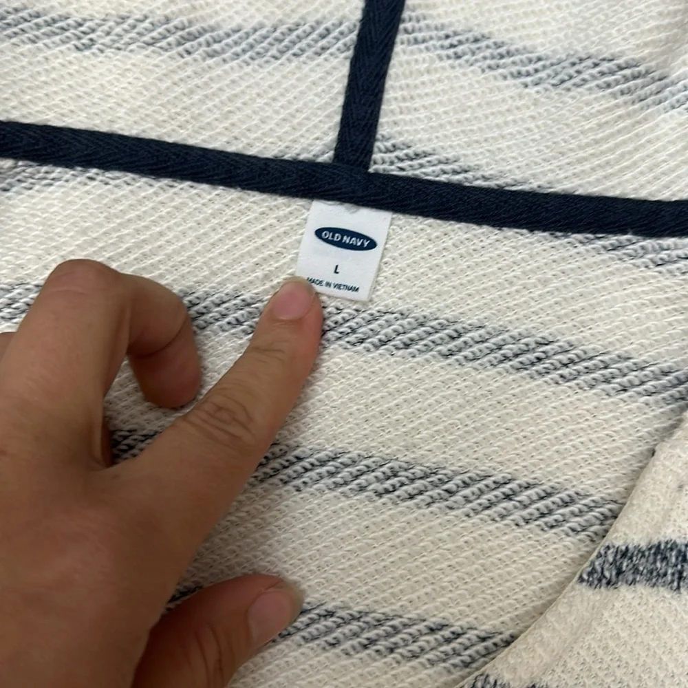 Old Navy Women’s Striped Pullover Hoodie Size Large - Picture 5 of 6